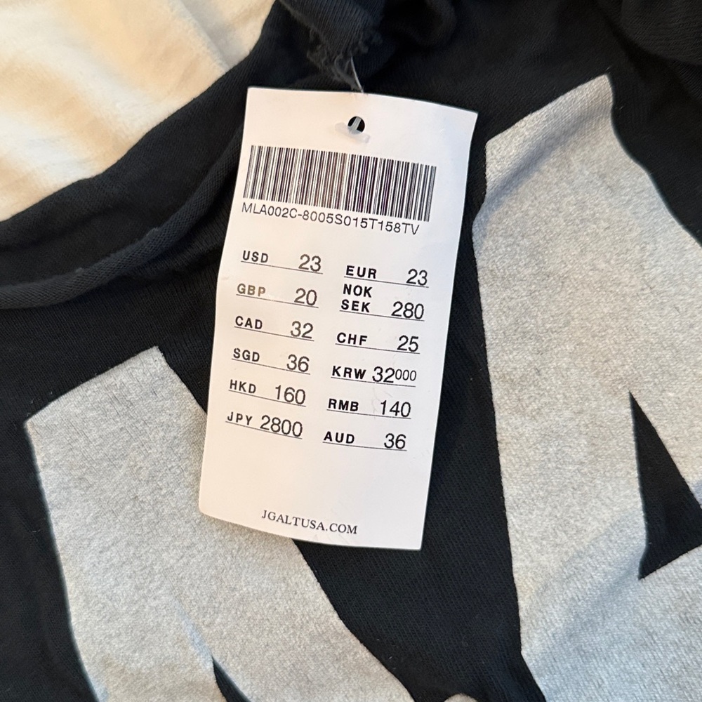 Brandy Melville Black Graphic Women's Top - Picture 2 of 2